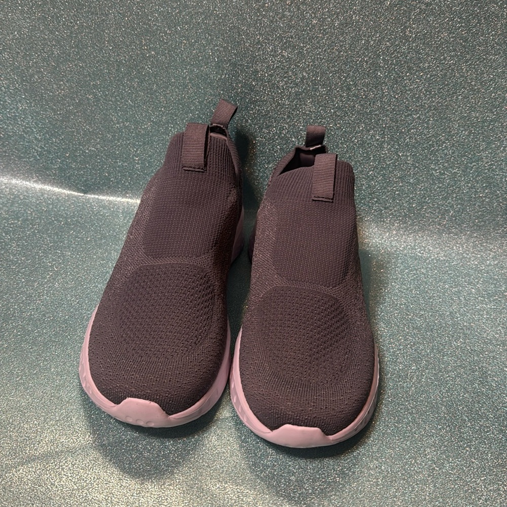 Avia women’s walking shoes